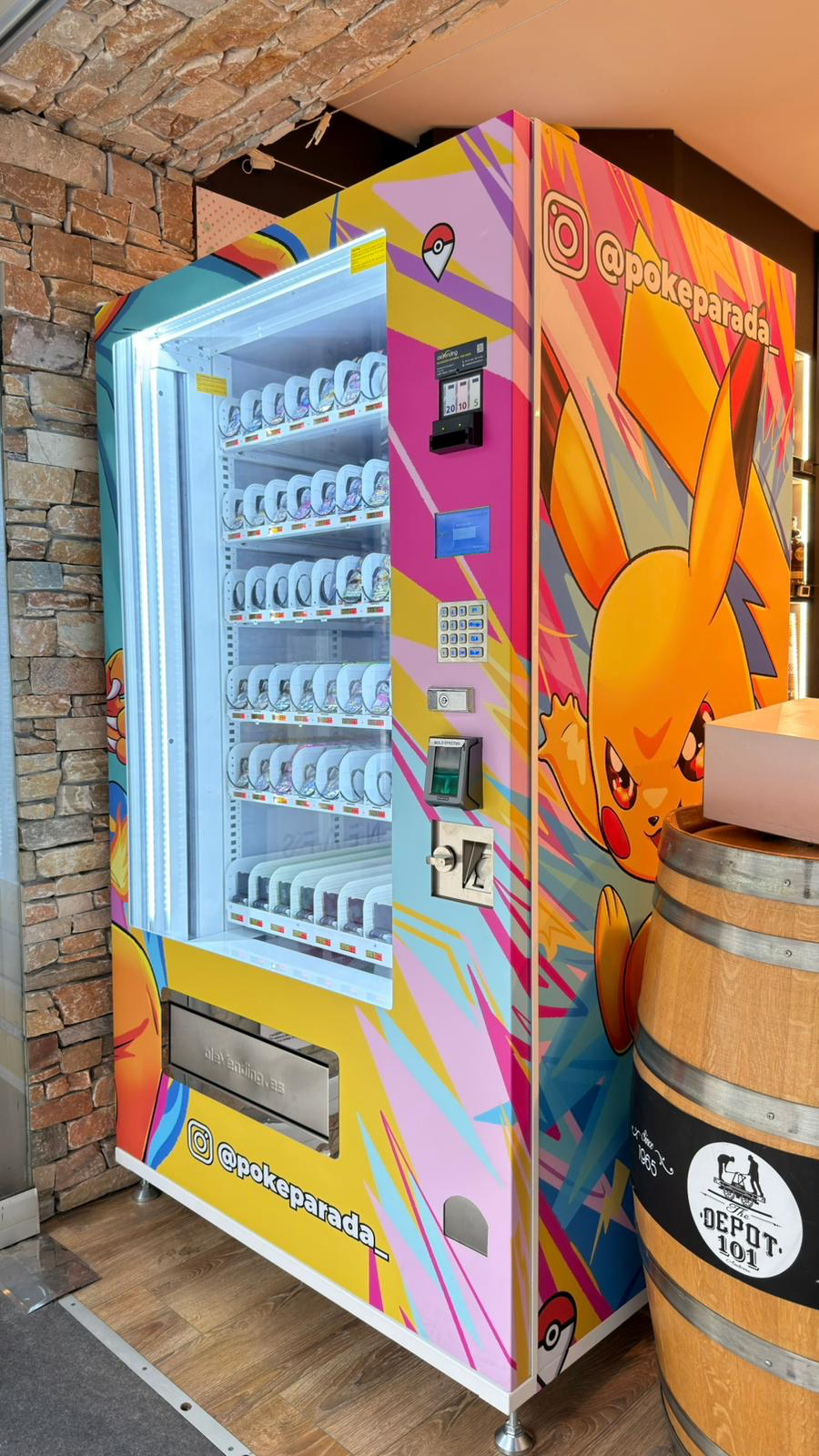 Máquina expendedora de cartas Pokémon Poképarada 2 en Andorra la Vella - La Poképarada